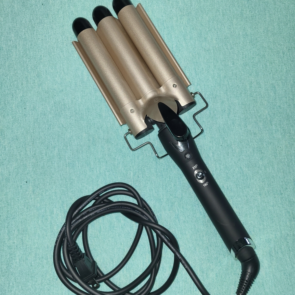 Triple Barrel Hair Wave Iron